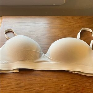 Soma Enbliss Wireless 34D Ivory Bra
